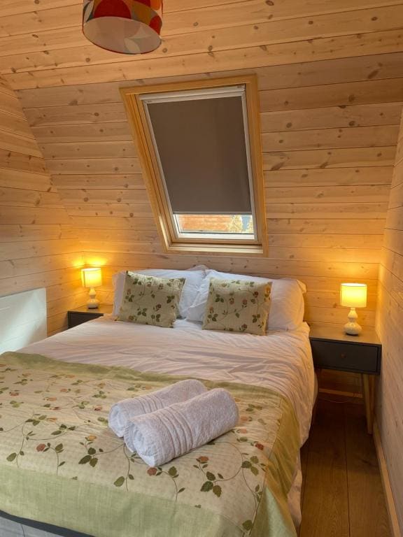 Hedgehog Glamping Pod - View 6