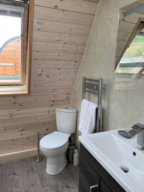 Hedgehog Glamping Pod - View 3