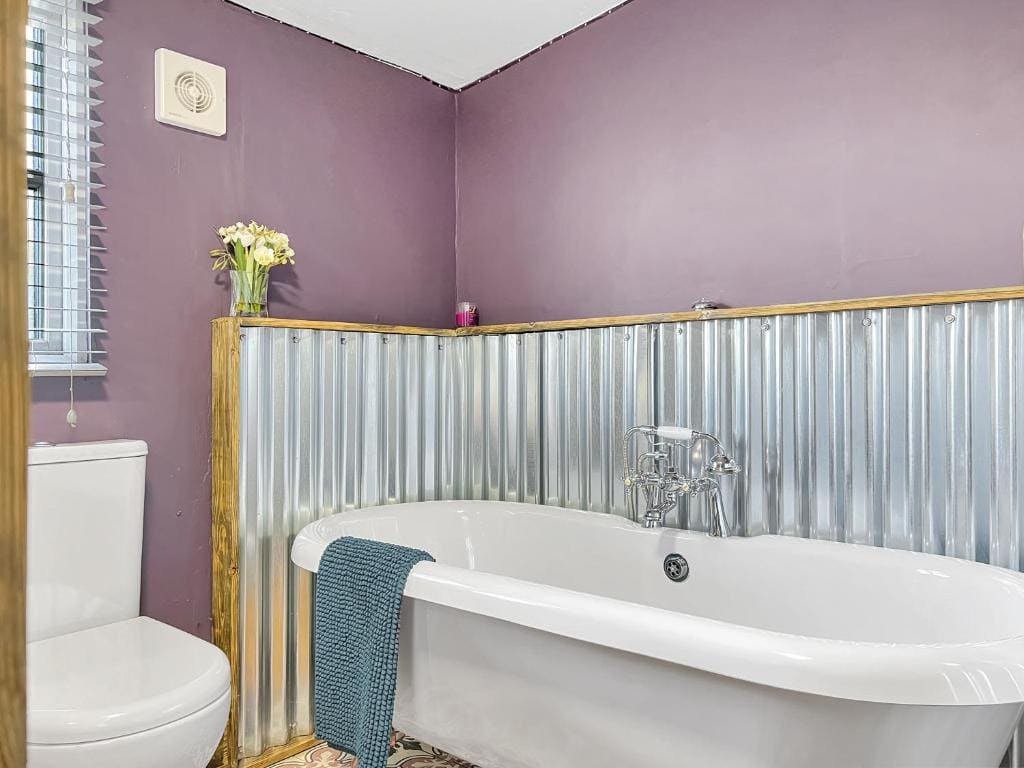 Hedgehogs Lodge - View 5