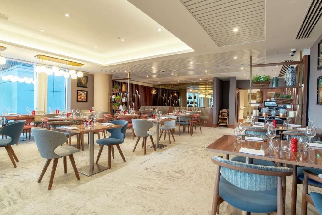 Hilton Garden Inn London Heathrow Terminal 2 and 3 - View 4