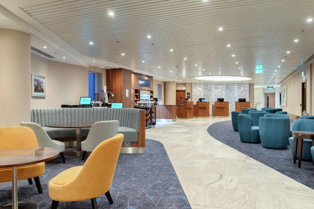 Hilton Garden Inn London Heathrow Terminal 2 and 3 - View 5