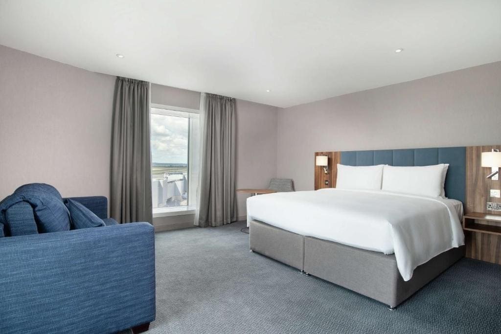Hilton Garden Inn London Heathrow Terminal 2 and 3 - View 2