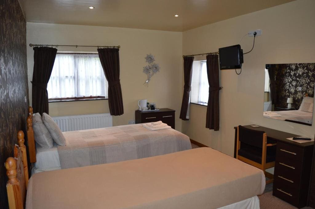 Hopley House - View 2