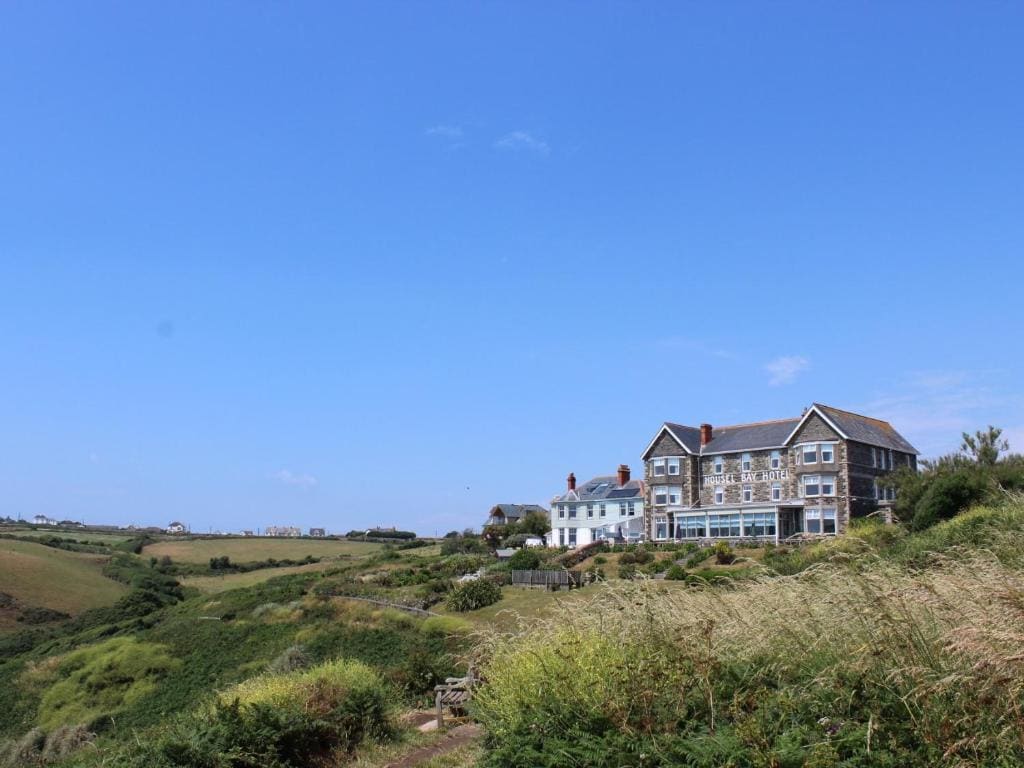 Housel Bay Hotel - Main view