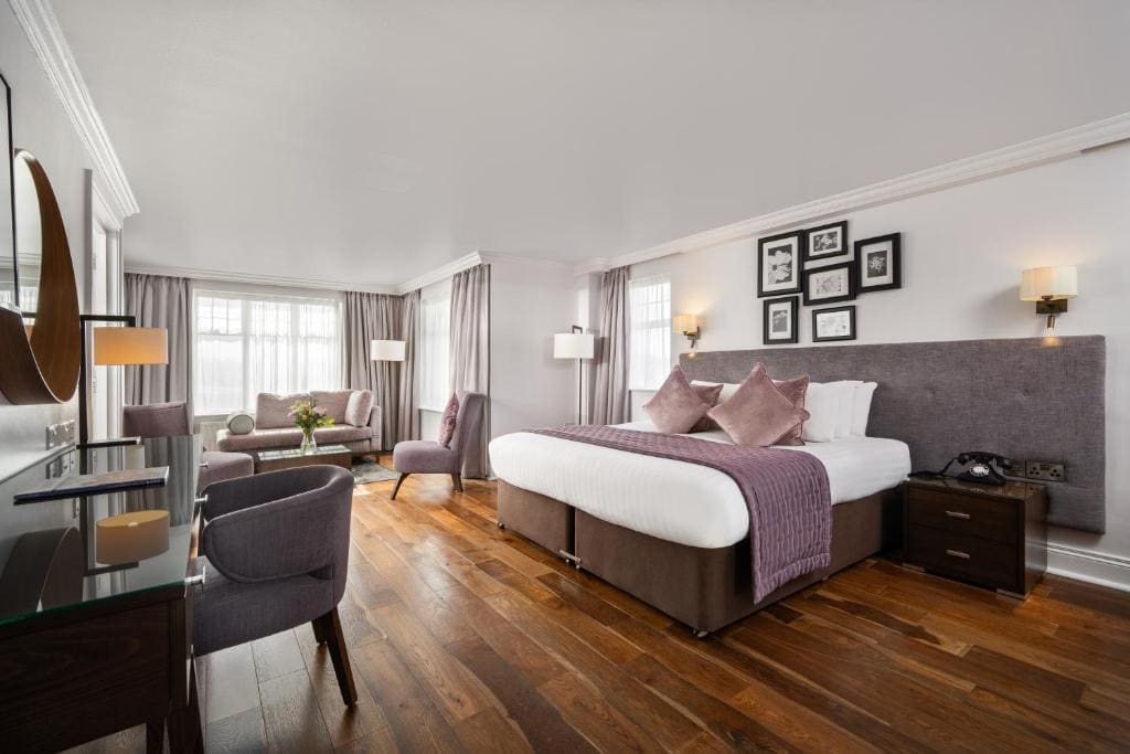 Ivanhoe Inn and Hotel - View 6