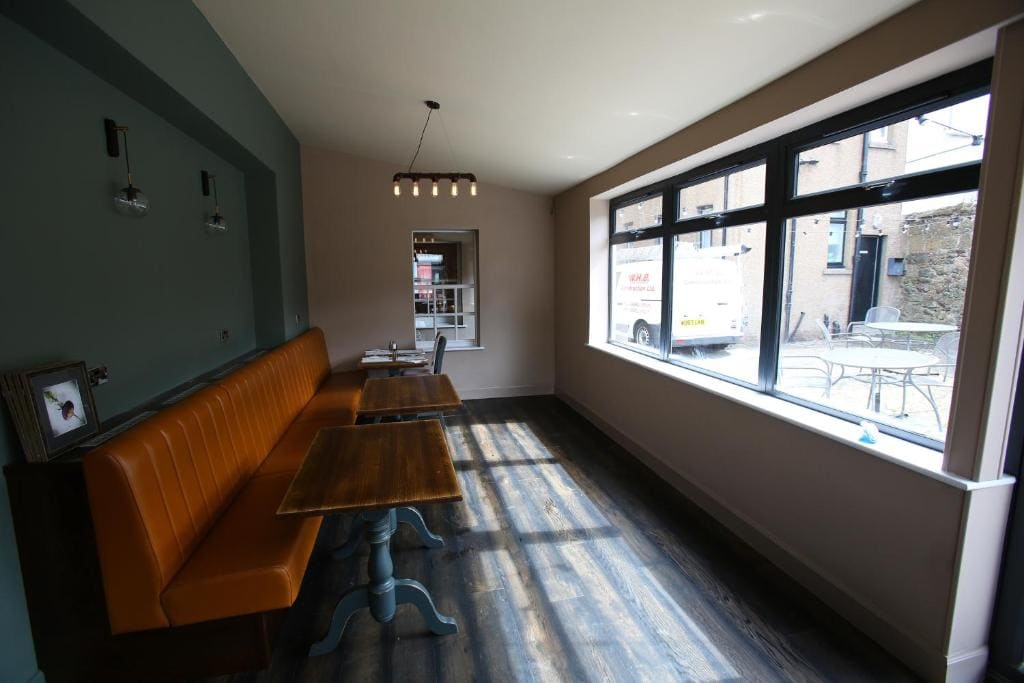 Kings Arms Hotel - View 4