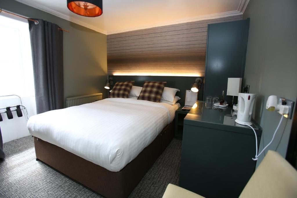 Kings Arms Hotel - View 2