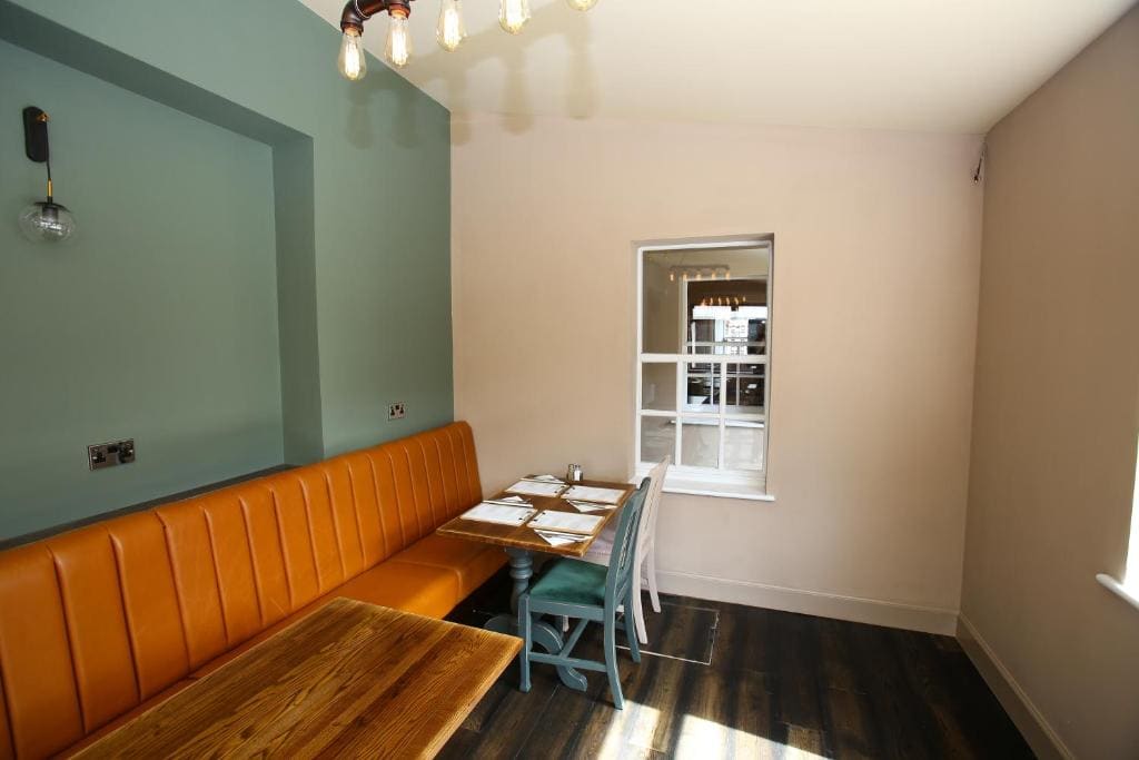 Kings Arms Hotel - View 5