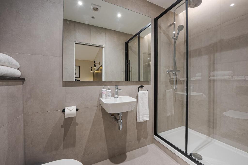 King's Cross Express Inn - View 5