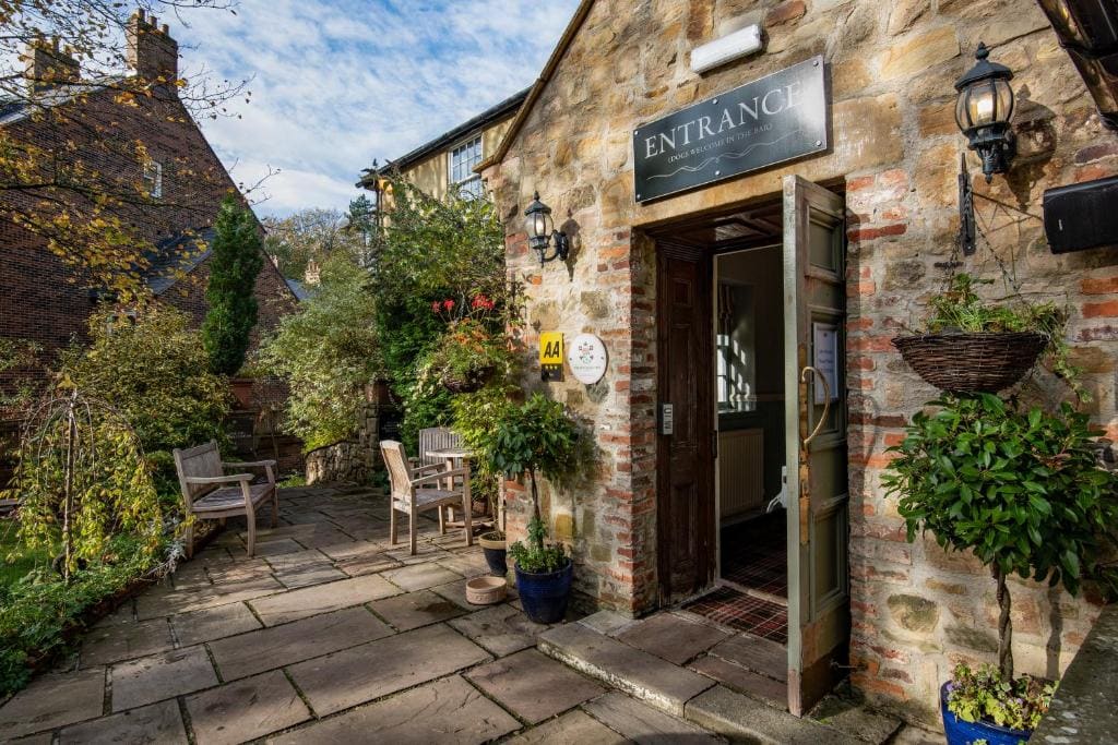 The Kingslodge Inn - The Inn Collection Group - View 5