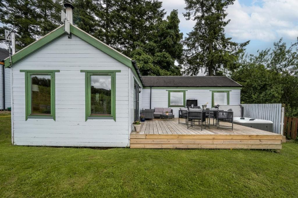 Kinnaird Woodland Lodges - Main view