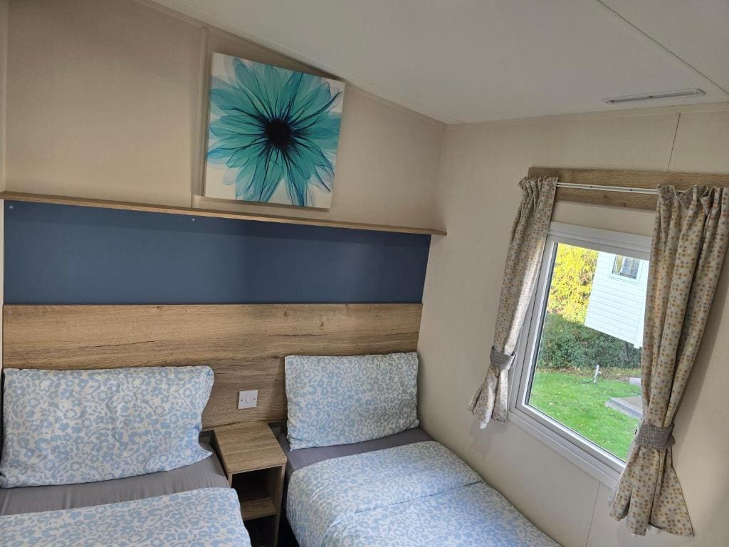 Laguna- Rockley Park Poole - View 6