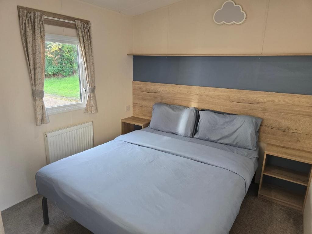 Laguna- Rockley Park Poole - View 2