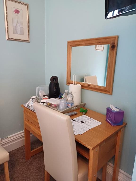 Llanwrtyd Hall B&B Angelis Holistic Retreat - View 5