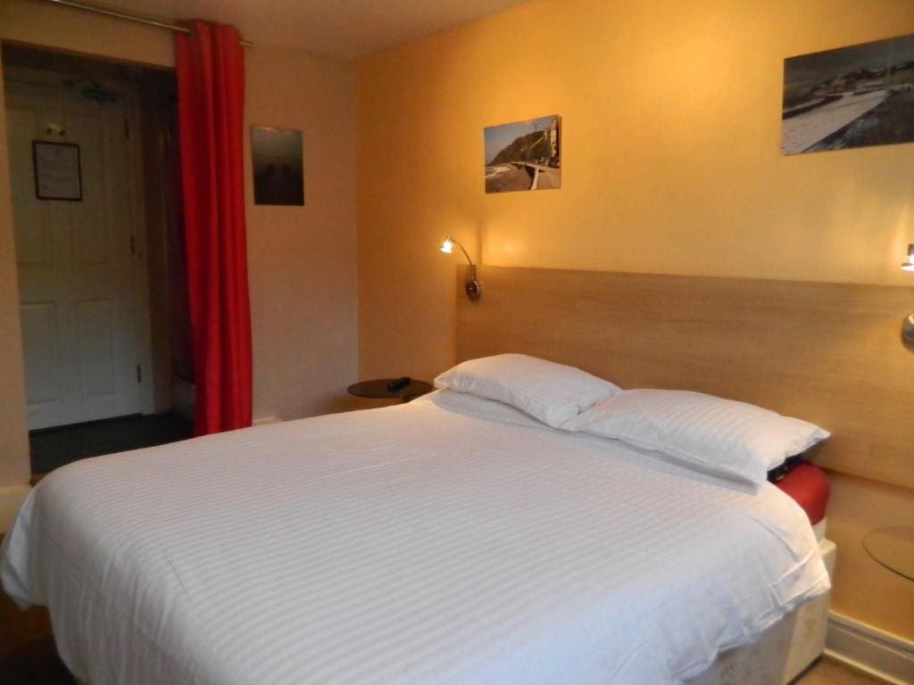 Llwynygog Guest House - View 6