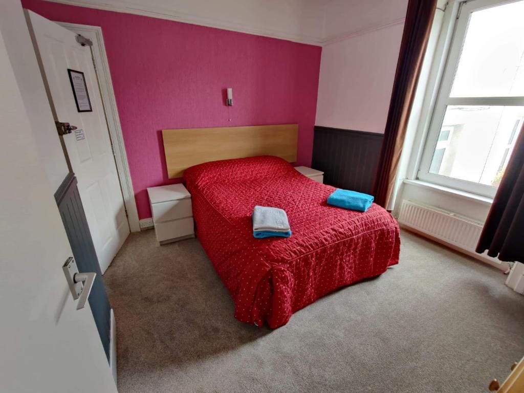 Llwynygog Guest House - View 4