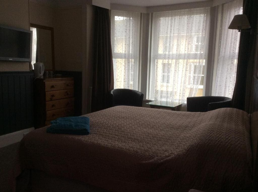 Llwynygog Guest House - View 5