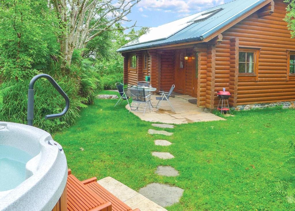 Loch Shuna Lodges - View 7
