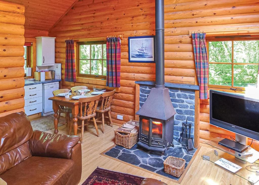 Loch Shuna Lodges - View 6