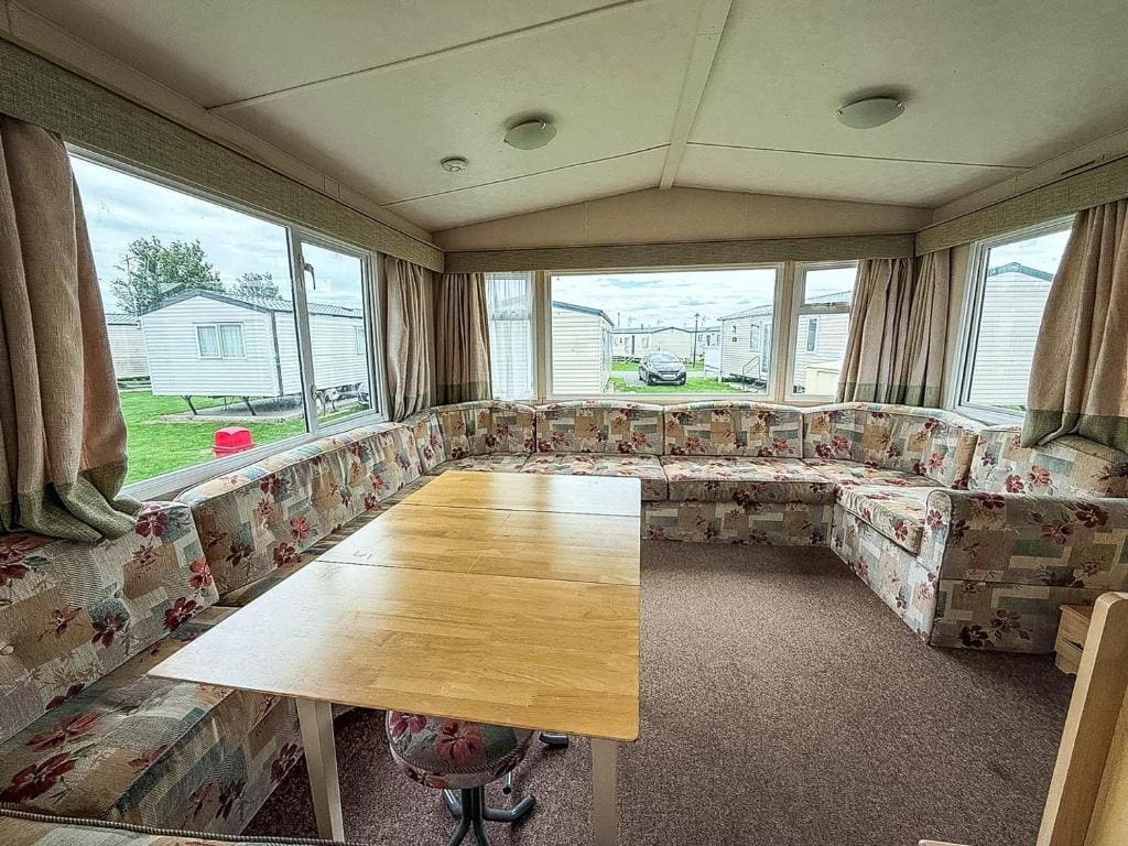 Lovely 8 Berth Caravan At St Osyth Beach Holiday Park - View 5