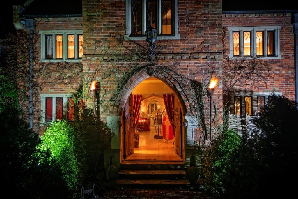 Manor Court - View 7