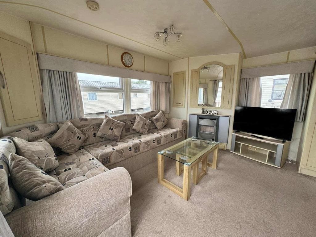 S374 3 bed CARAVAN oN THE GOLDEN PALM PET friendly - View 3