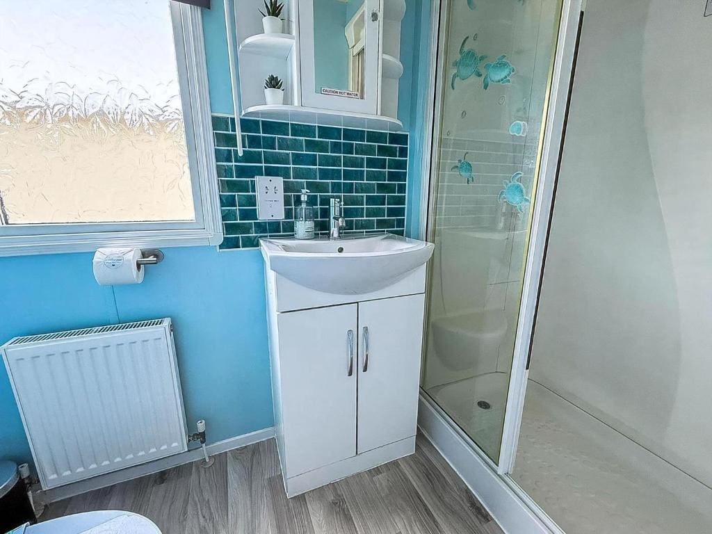 Modern Caravan At Fantasy Island Skegness - View 7