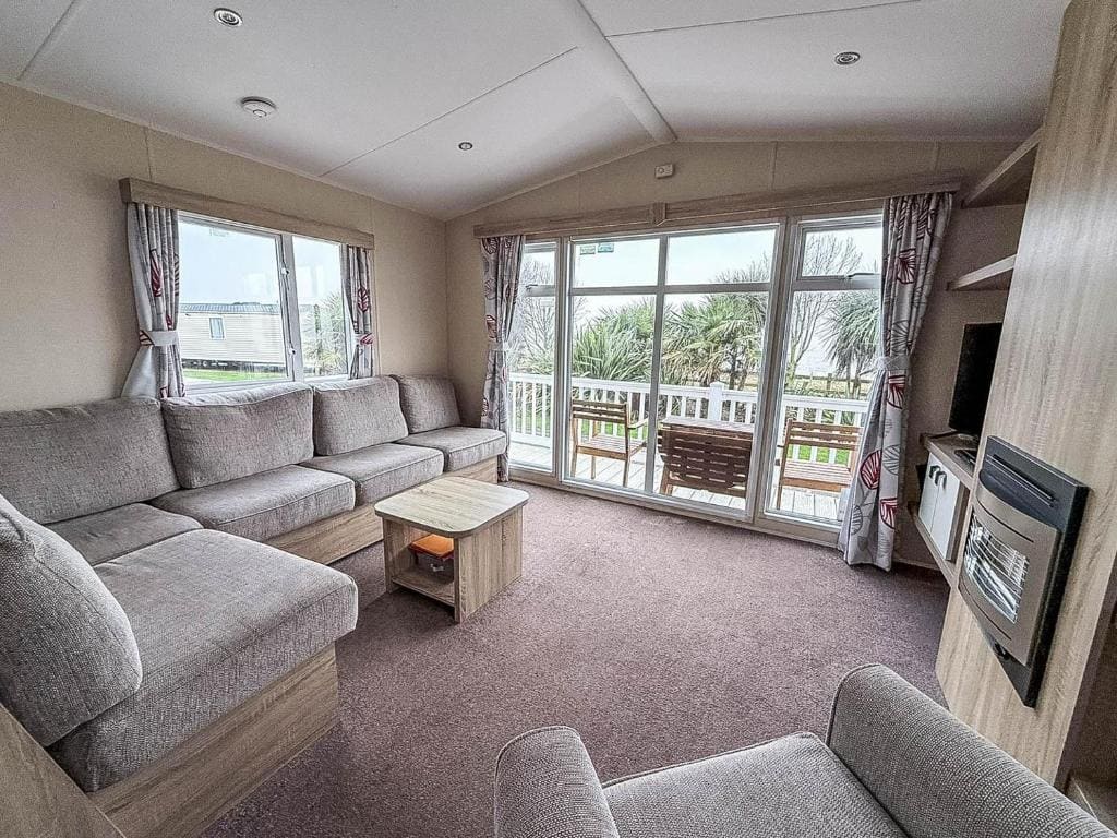 Pakefield Beach Caravan - View 3