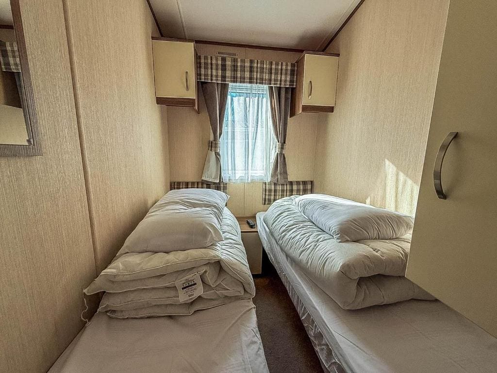Modern Caravan At Haven Hopton-On-Sea - View 6