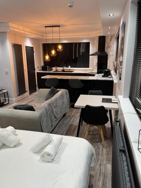 Modern Junior Suite, Seascale, Cumbria - View 7