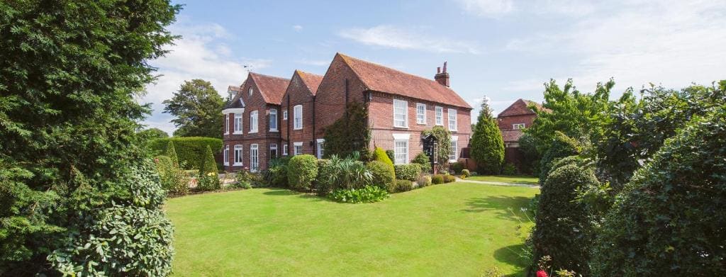 Newtown House Hotel - Main view