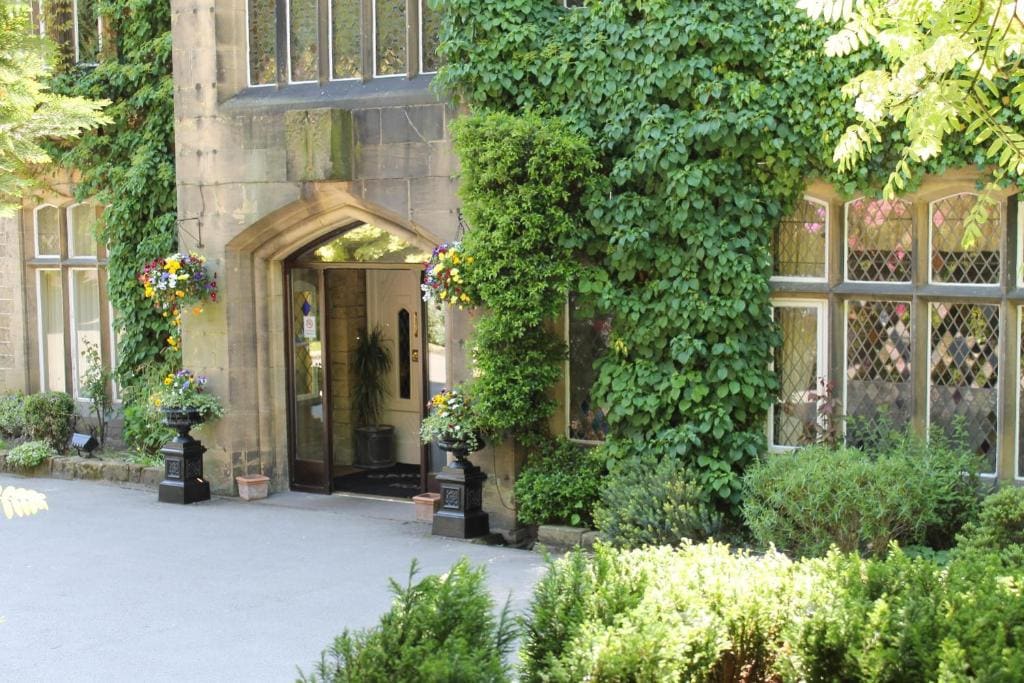 Oakwood Hall Hotel - Main view