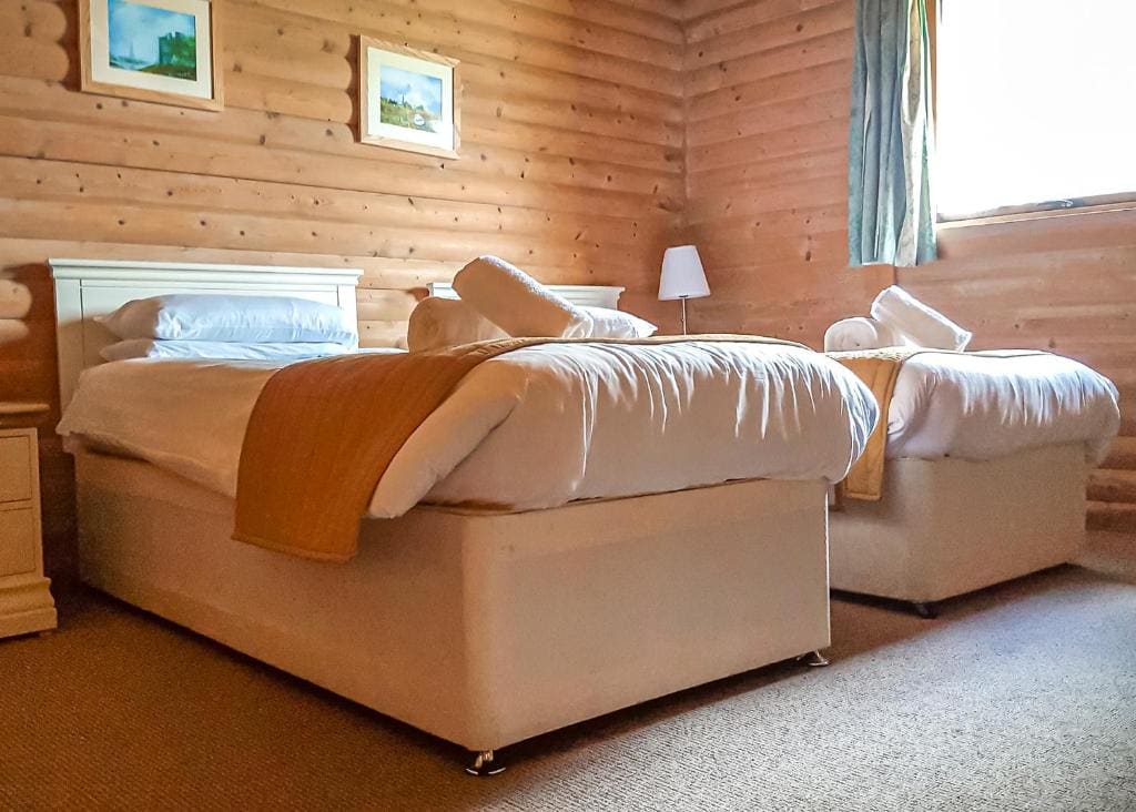Pantglas Hall Lodges - Main view