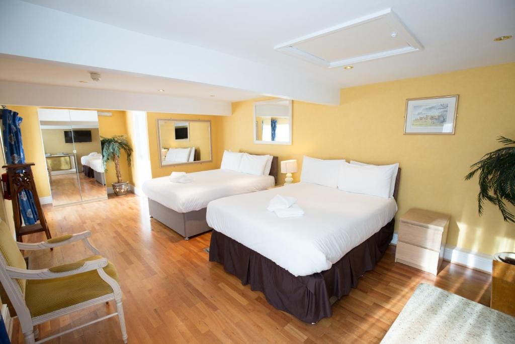 The Peacock Townhouse Hotel Kenilworth - Warwick - View 6