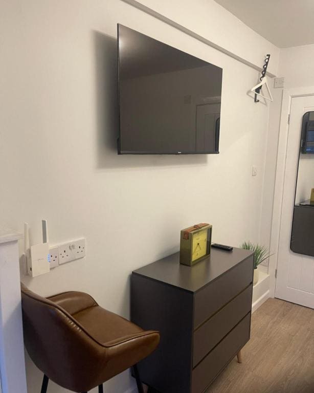 Private En-suite - View 3