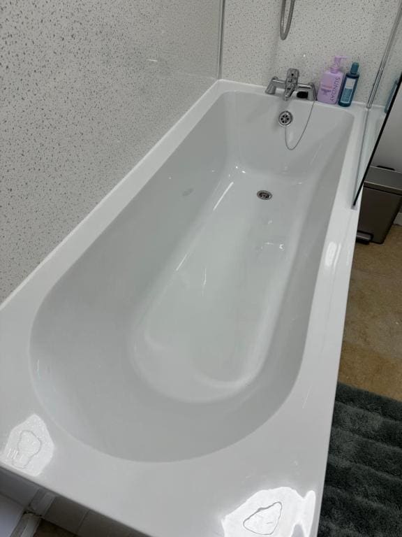 Private En-suite - View 7
