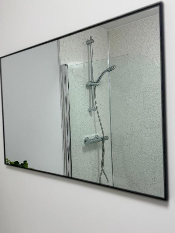 Private En-suite - View 5