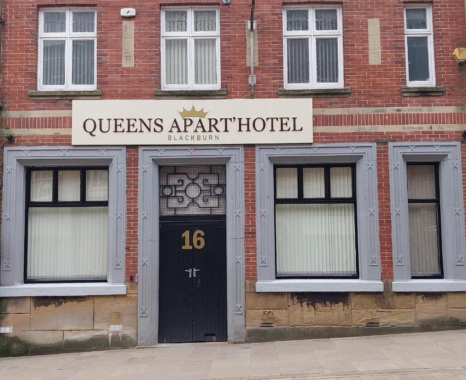 Queens Hotel - Main view