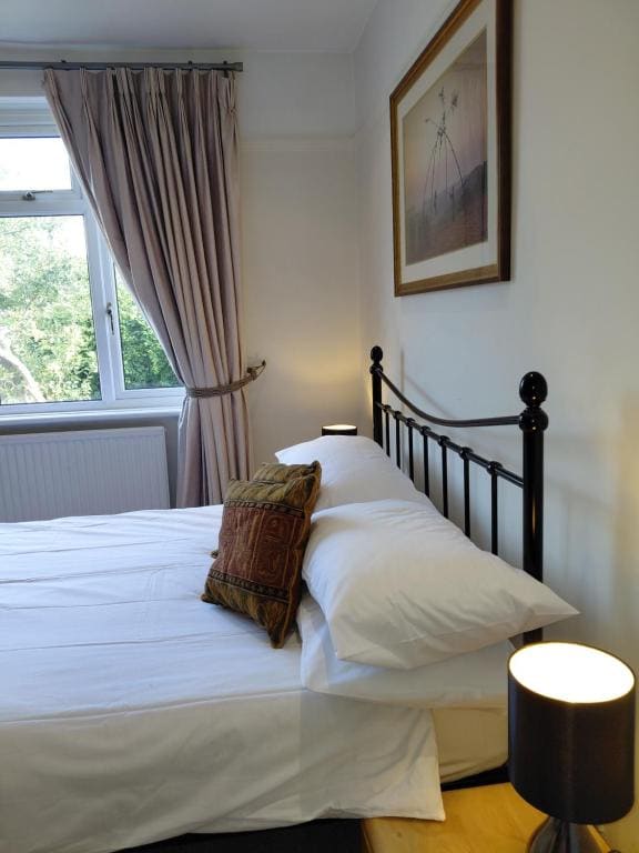 Quiet Professional Room - View 7