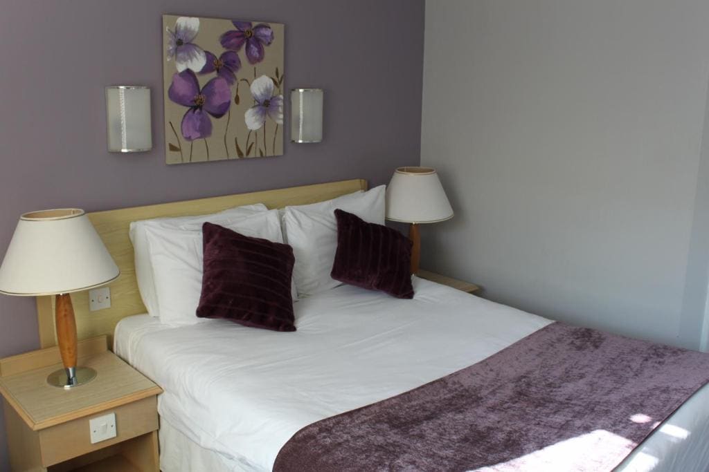 Redwings Lodge Dunstable - View 7