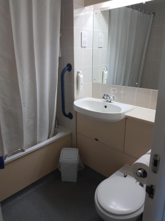 Redwings Lodge Dunstable - View 5