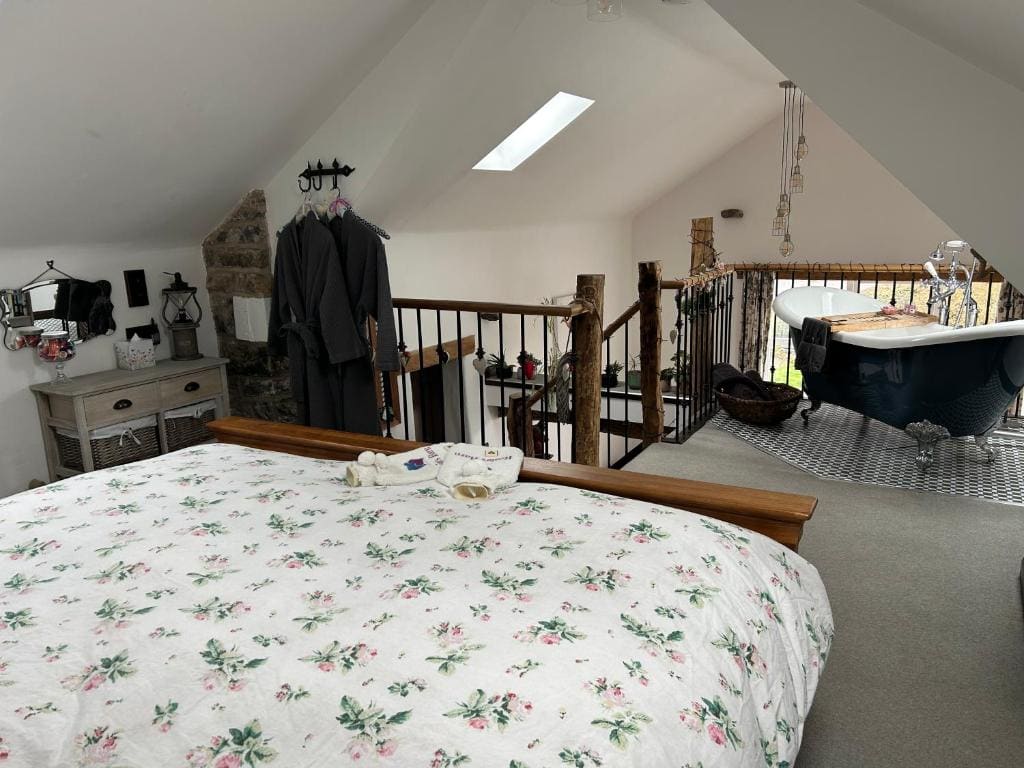 Rosie's Barn - View 4