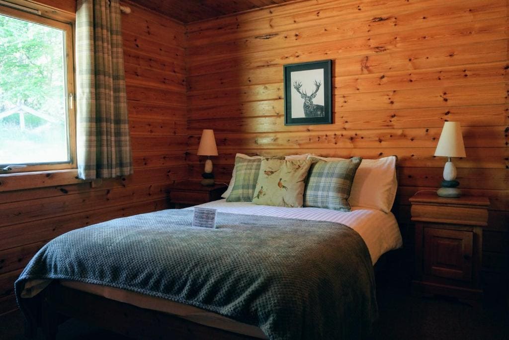 Cosy & compact Rowan Lodge no4 - View 2