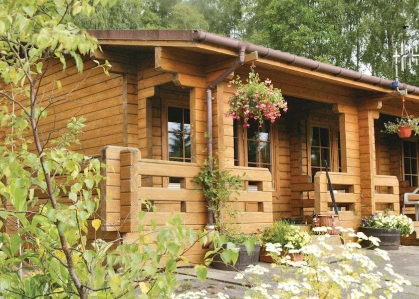 Cosy & compact Rowan Lodge no4 - Main view
