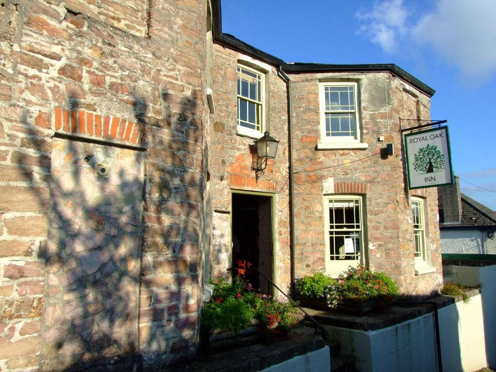 Royal Oak Inn - View 5