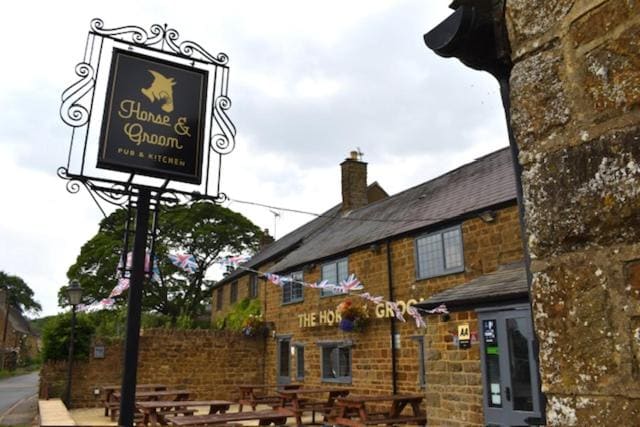 Ru's Inn at the Horse and Groom - Main view