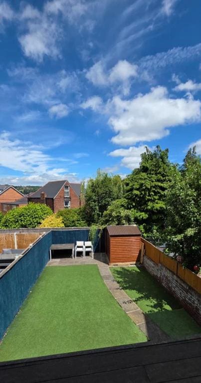 Sleeps 5, Hillsborough, Sheffield Centre & Peak District - View 4