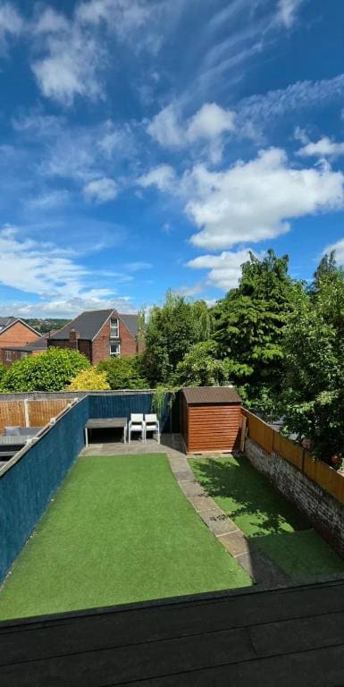 Sleeps 5, Hillsborough, Sheffield Centre & Peak District - View 2