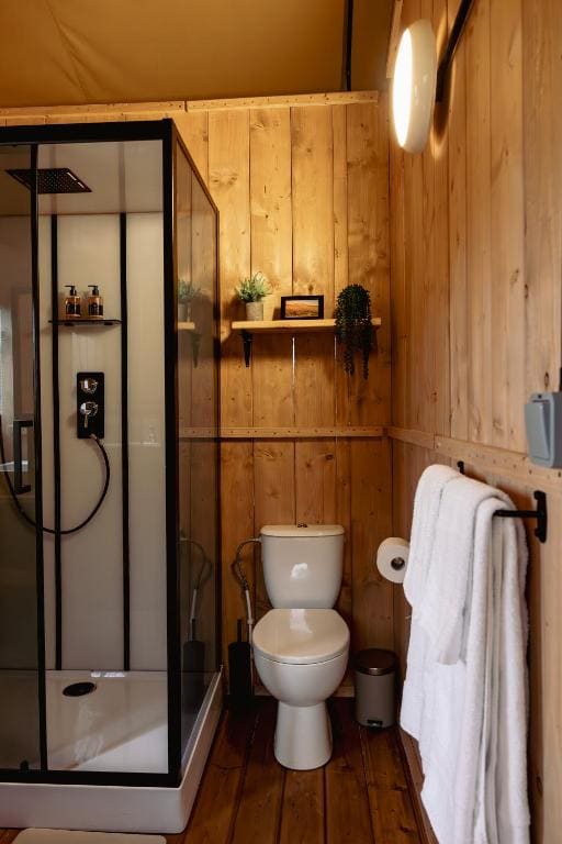 Seven Hills Hideaway - One Bedroom - View 3