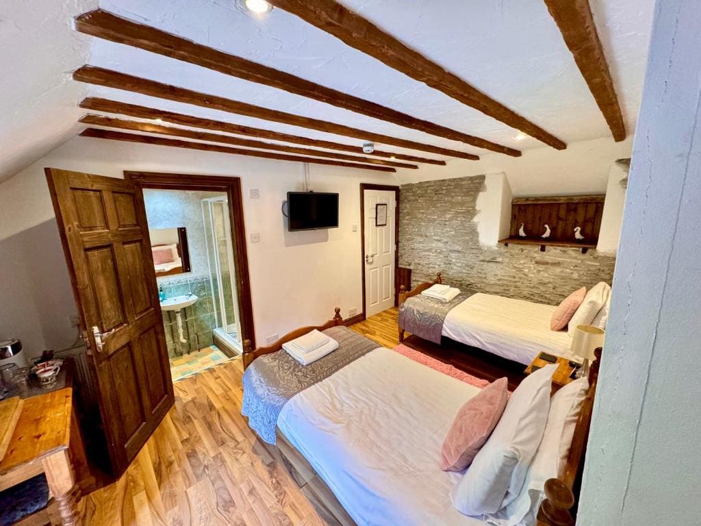 Seven Stars Inn - View 6